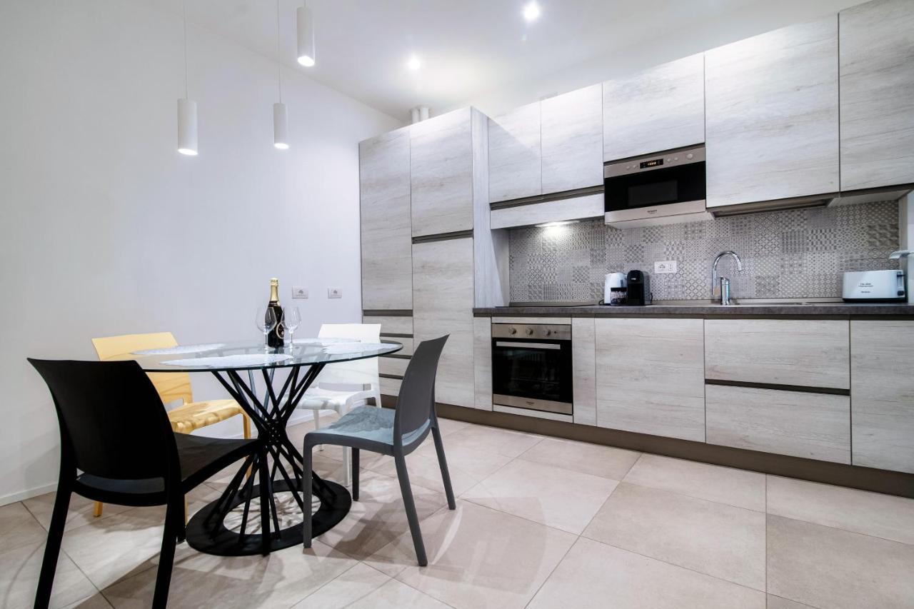 Апартаменти Diaz 67 Life'S Loft - The House Of Travelers Комо Екстер'єр фото